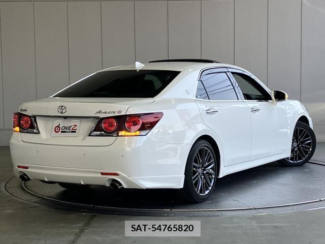 Toyota CROWN SEDAN 2016-02 7391716-1