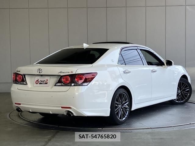 Toyota CROWN SEDAN 2016-02 7391716-27