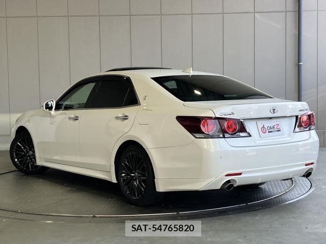 Toyota CROWN SEDAN 2016-02 7391716-29