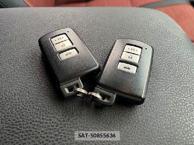 Toyota CROWN SEDAN 2013-10 7453650-22