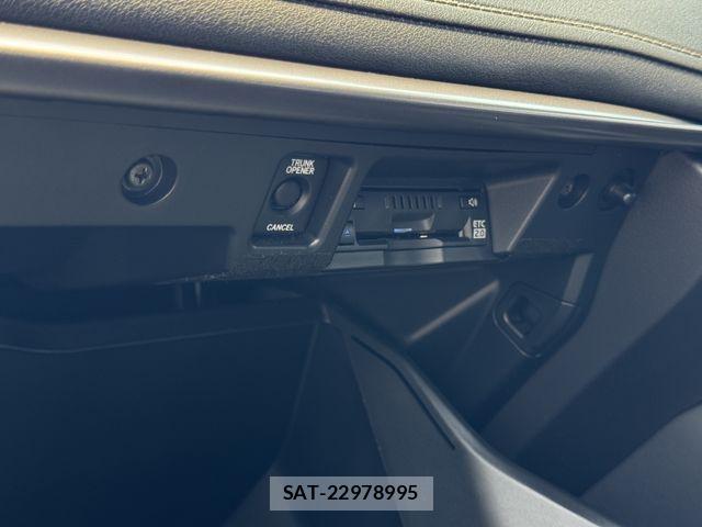 Toyota CROWN SEDAN 2022-01 7453648-9