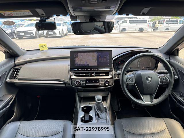 Toyota CROWN SEDAN 2022-01 7453648-1