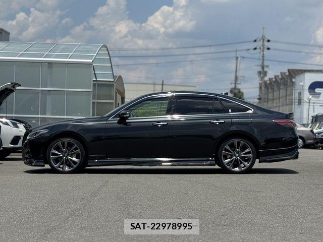Toyota CROWN SEDAN 2022-01 7453648-25