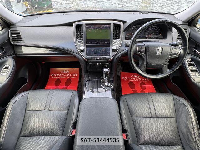 Toyota CROWN SEDAN 2013-08 7453652-1