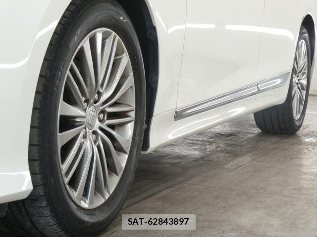 Toyota CROWN SEDAN 2016-06 7508426-11