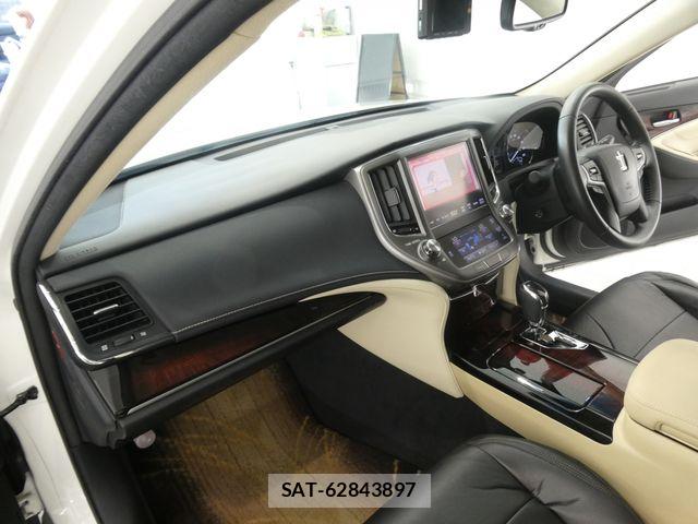 Toyota CROWN SEDAN 2016-06 7508426-14