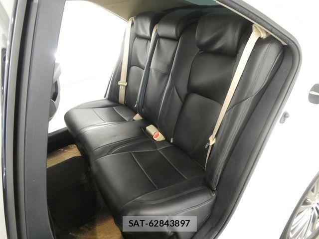 Toyota CROWN SEDAN 2016-06 7508426-17