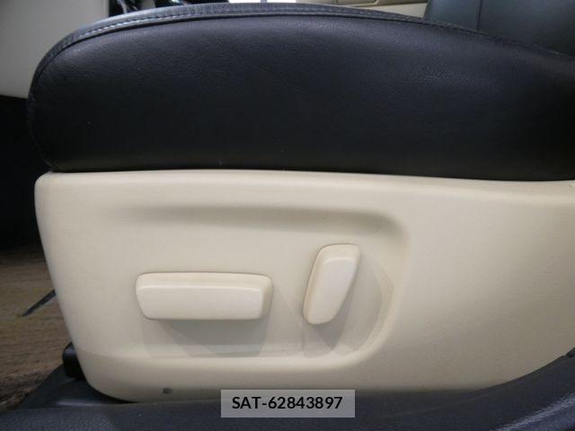 Toyota CROWN SEDAN 2016-06 7508426-18