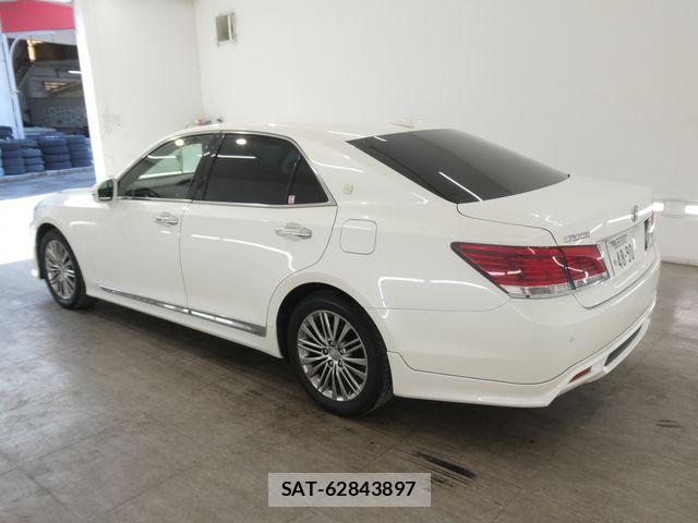 Toyota CROWN SEDAN 2016-06 7508426-1