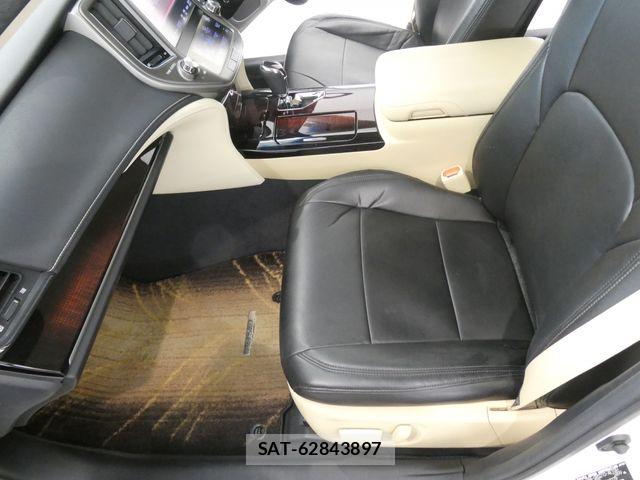 Toyota CROWN SEDAN 2016-06 7508426-19