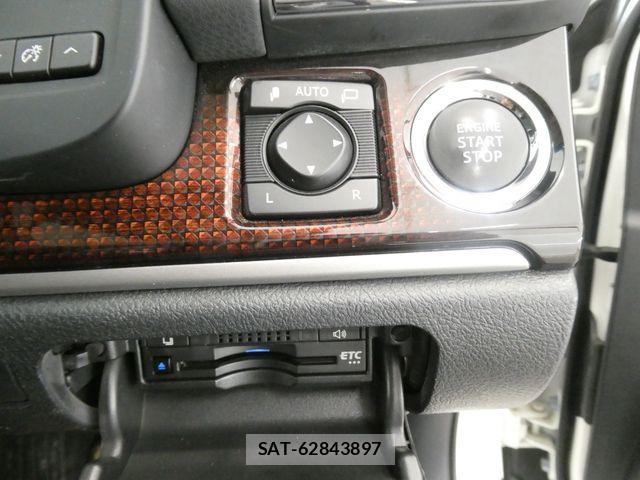 Toyota CROWN SEDAN 2016-06 7508426-23