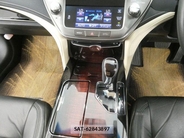 Toyota CROWN SEDAN 2016-06 7508426-25