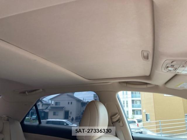 Toyota CROWN SEDAN 2011-12 7500040-12