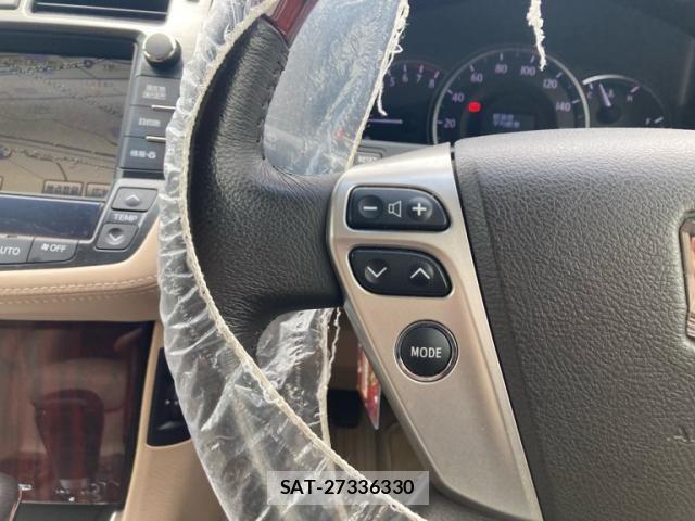 Toyota CROWN SEDAN 2011-12 7500040-16