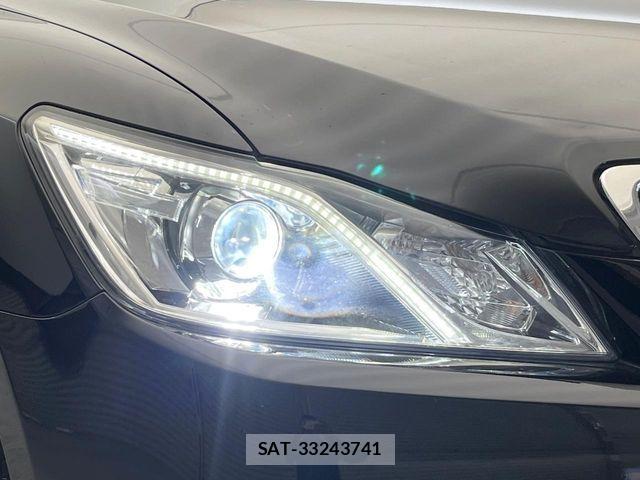 Toyota CROWN SEDAN 2014-09 7500038-10