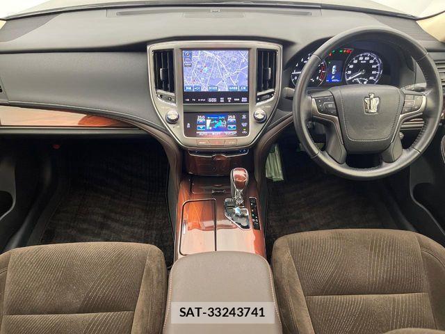 Toyota CROWN SEDAN 2014-09 7500038-1