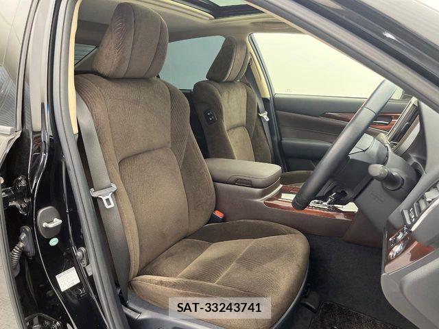 Toyota CROWN SEDAN 2014-09 7500038-4