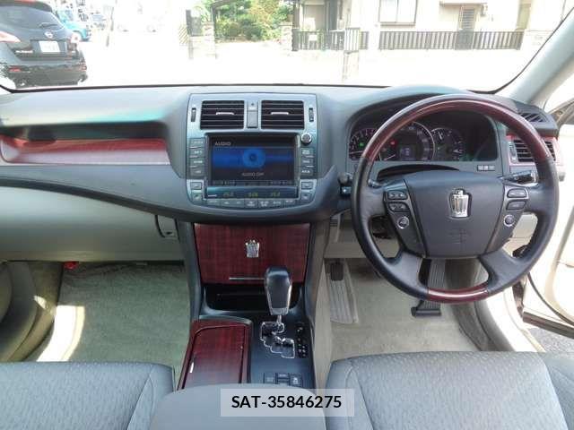Toyota CROWN SEDAN 2009-12 7500041-2