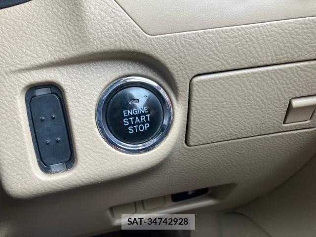 Toyota CROWN SEDAN 2004-07 7508430-12