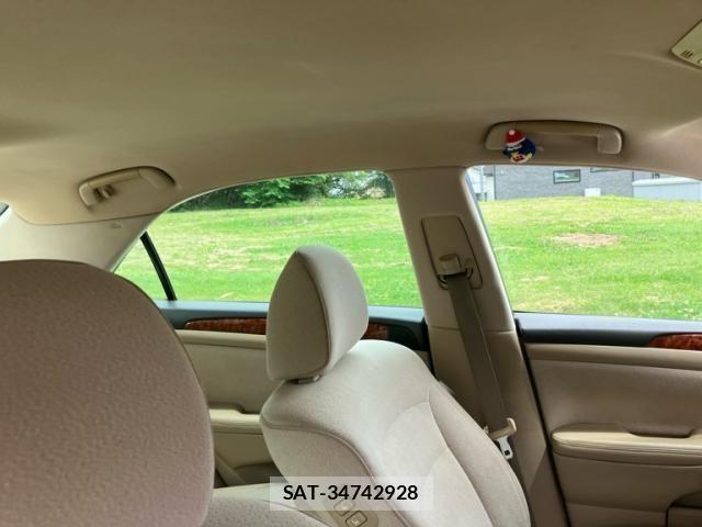 Toyota CROWN SEDAN 2004-07 7508430-6