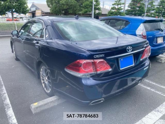 Toyota CROWN SEDAN 2011-06 7500042-2