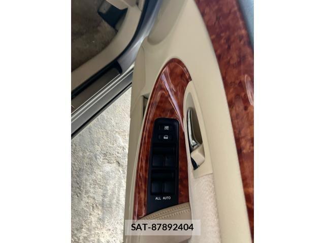Toyota CROWN SEDAN 2004-11 7508431-9