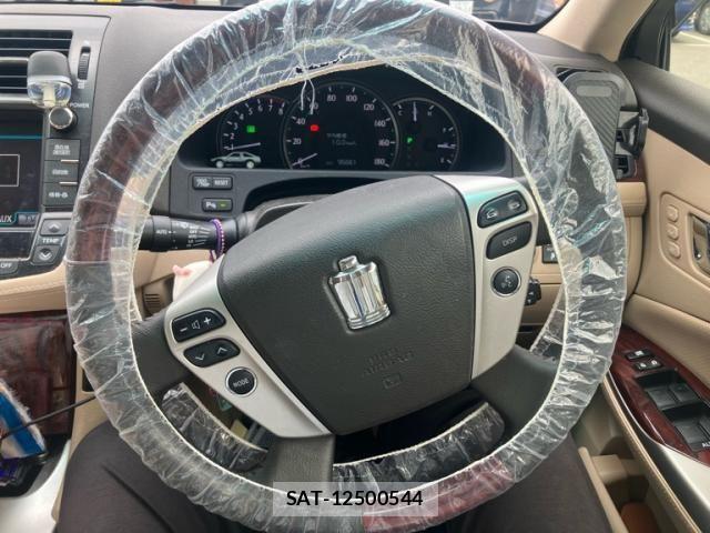 Toyota CROWN SEDAN 2012-07 7615798-14