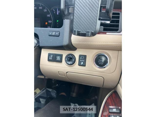 Toyota CROWN SEDAN 2012-07 7615798-18