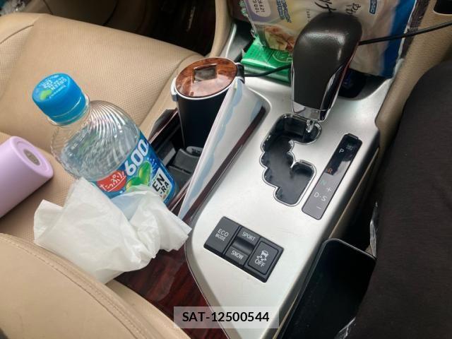Toyota CROWN SEDAN 2012-07 7615798-24