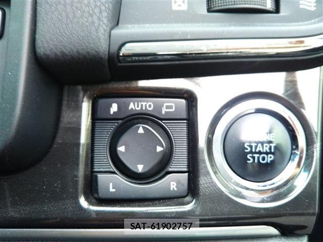 Toyota CROWN SEDAN 2014-09 7615788-11