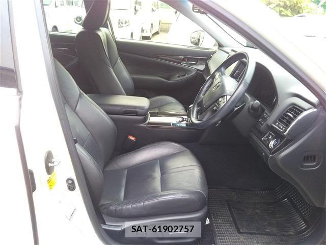 Toyota CROWN SEDAN 2014-09 7615788-14