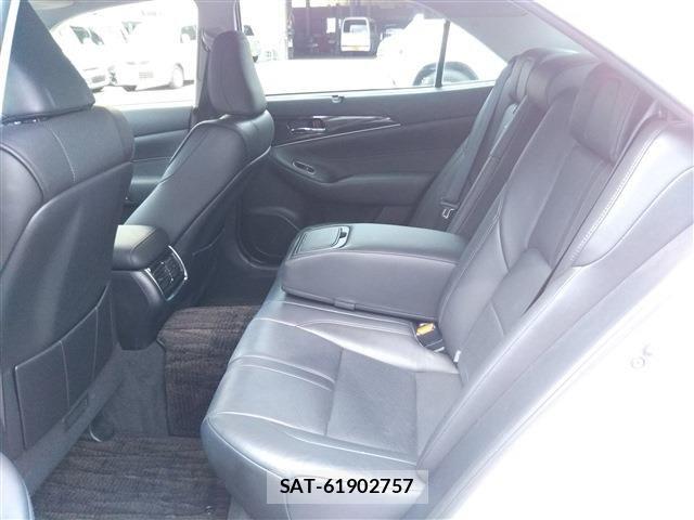 Toyota CROWN SEDAN 2014-09 7615788-20
