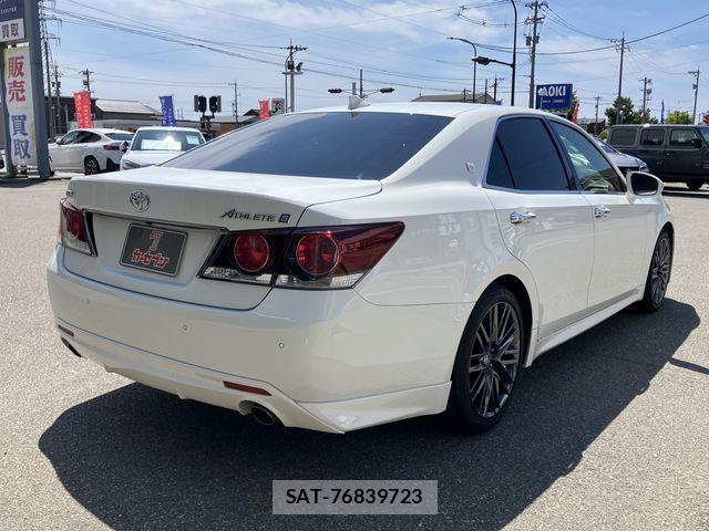 Toyota CROWN SEDAN 2016-01 7615787-2