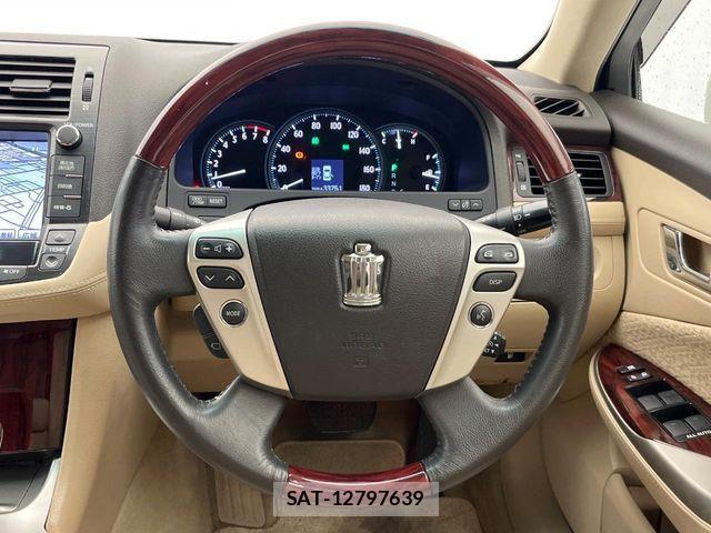 Toyota CROWN SEDAN 2011-08 7615794-10