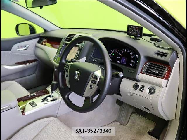 Toyota CROWN SEDAN 2012-01 7615795-16