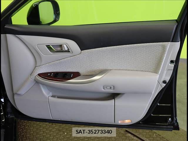 Toyota CROWN SEDAN 2012-01 7615795-19