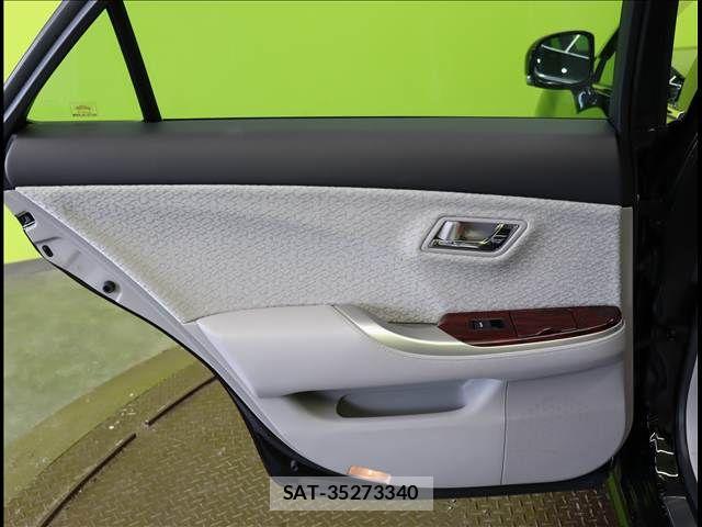 Toyota CROWN SEDAN 2012-01 7615795-25