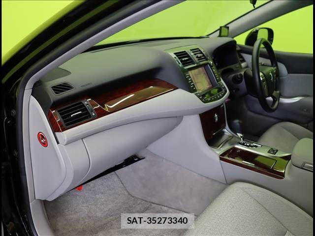 Toyota CROWN SEDAN 2012-01 7615795-29