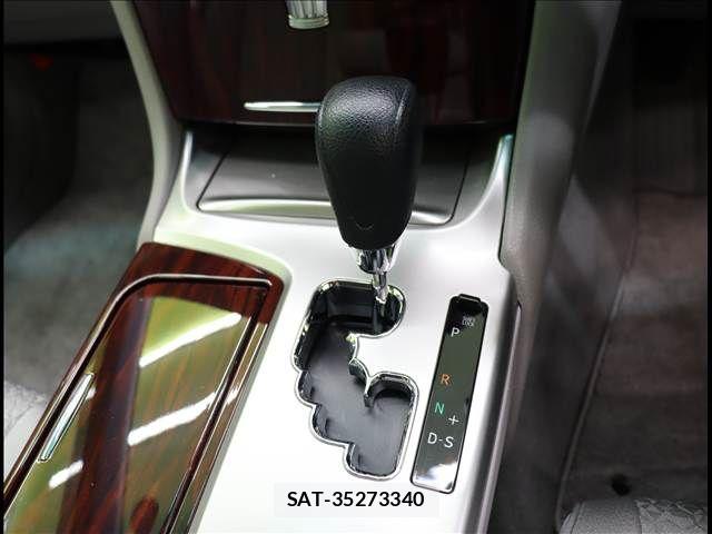Toyota CROWN SEDAN 2012-01 7615795-8