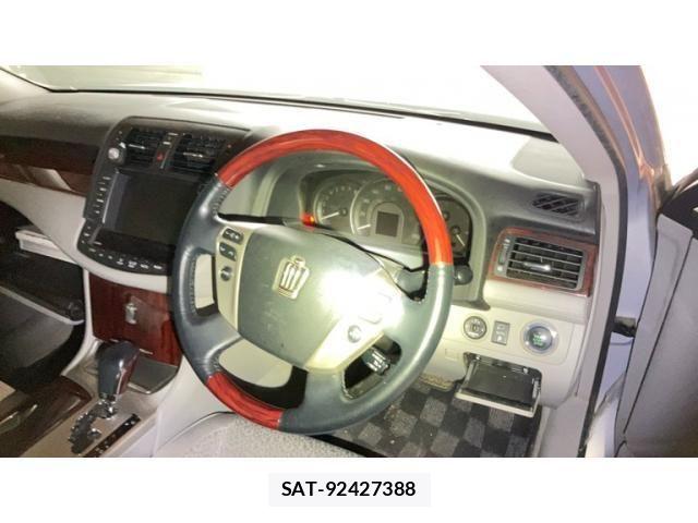 Toyota CROWN SEDAN 2012-06 7615800-12