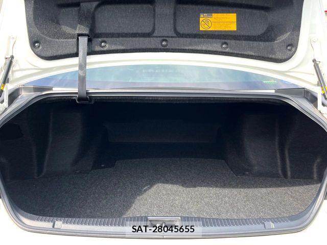 Toyota CROWN SEDAN 2016-09 7615786-10
