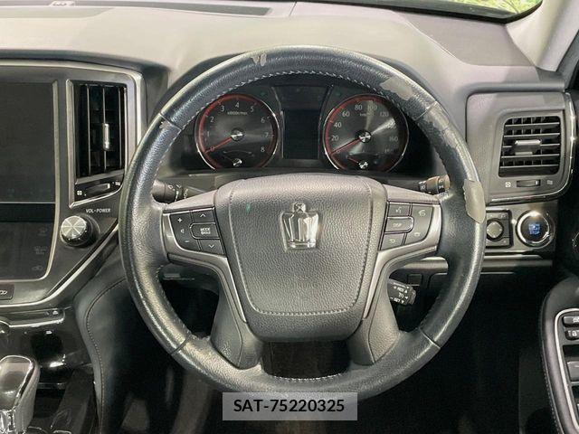 Toyota CROWN SEDAN 2013-01 7722165-10