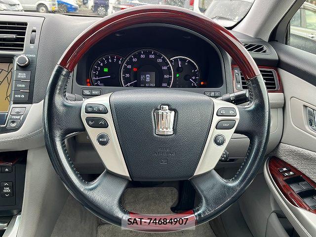 Toyota CROWN SEDAN 2010-02 7722174-13