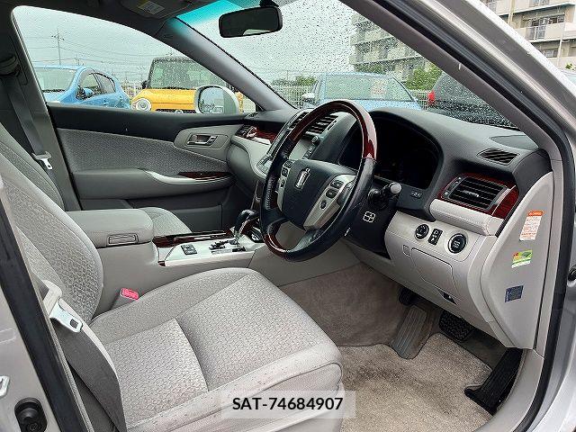 Toyota CROWN SEDAN 2010-02 7722174-3