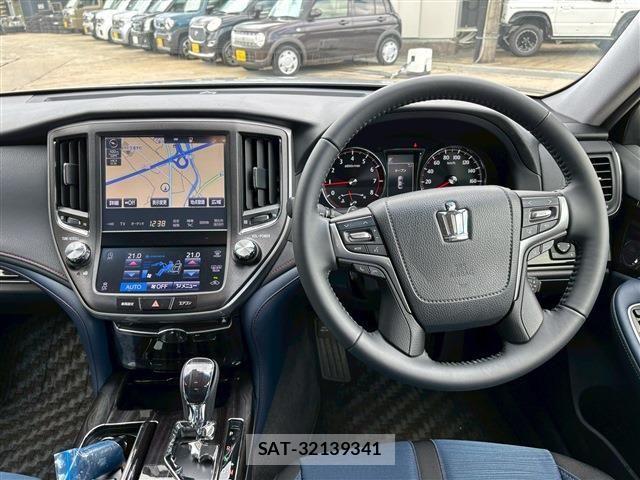 Toyota CROWN SEDAN 2016-10 7722161-21