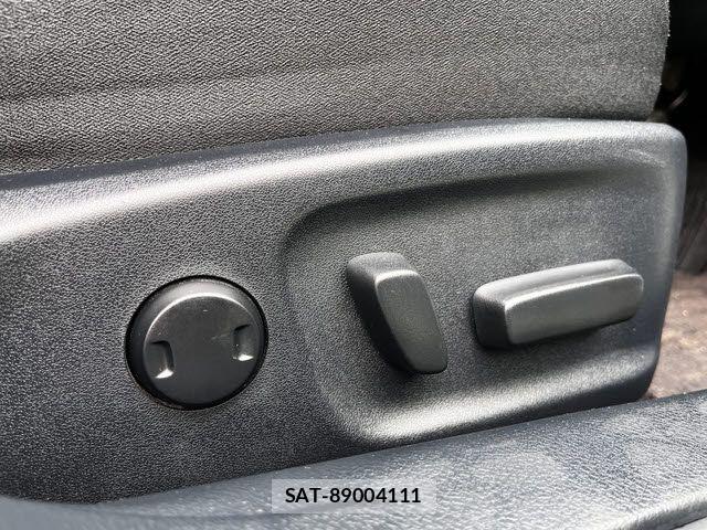 Toyota CROWN SEDAN 2015-04 7722164-23