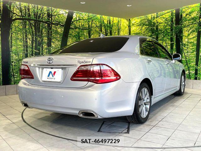 Toyota CROWN SEDAN 2011-10 7783813-16