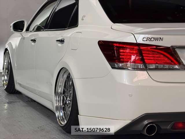 Toyota CROWN SEDAN 2013-02 7783822-13