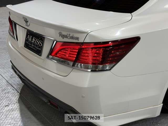 Toyota CROWN SEDAN 2013-02 7783822-14