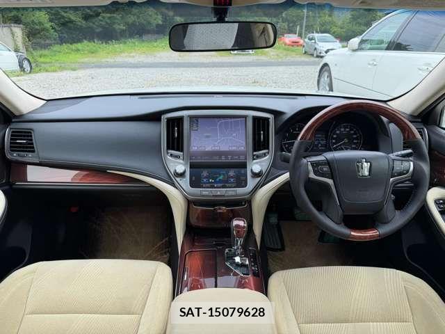 Toyota CROWN SEDAN 2013-02 7783822-17